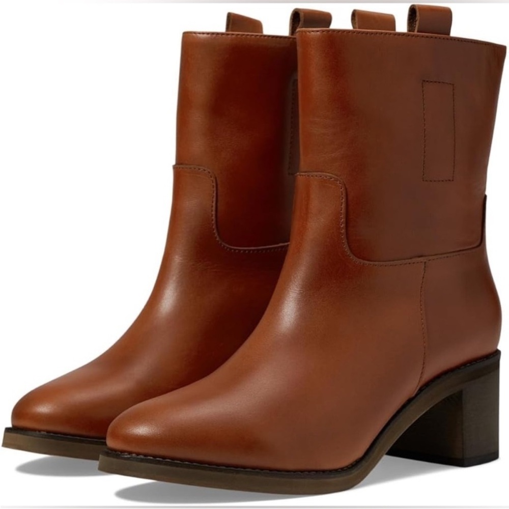 Free people Women’s Tabby Leather Tuscan Tan Booties in size 9.5